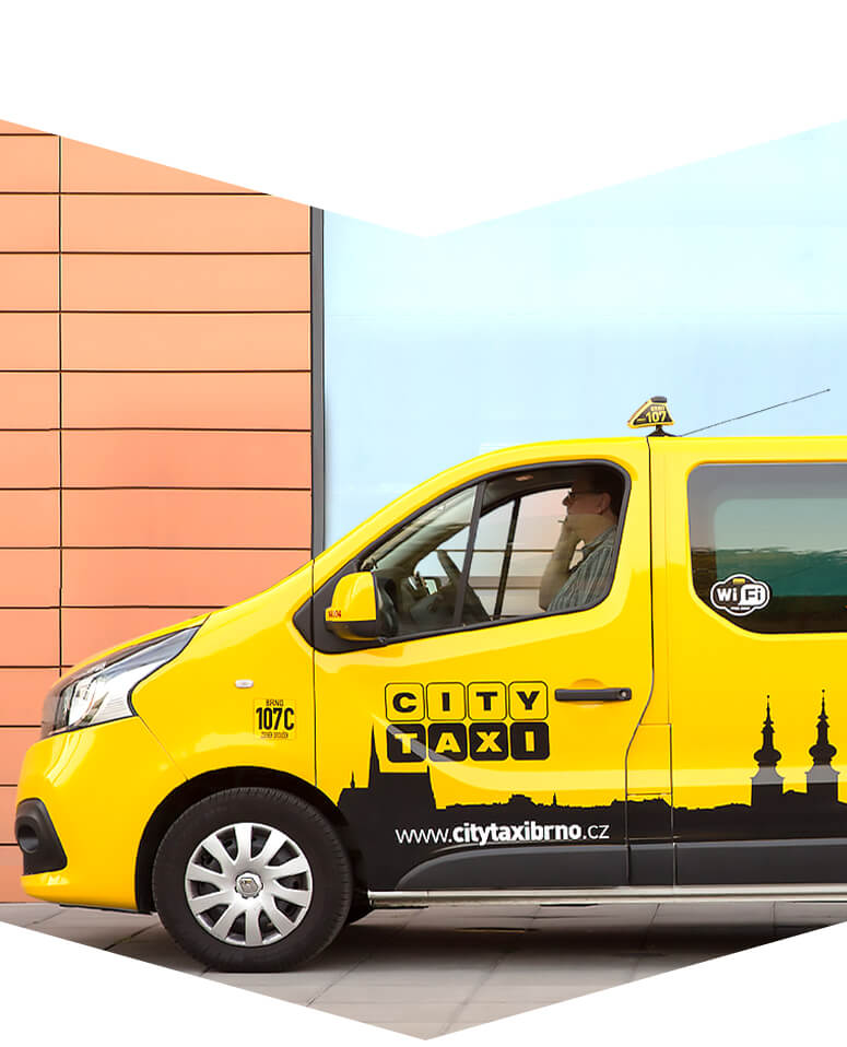 Vícemístné taxi v Brně vůz zavřený